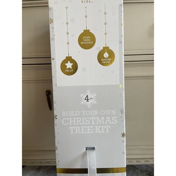 Build Your Own Christmas Tree Kit 4’ BNIB Everything Included Kids Green‎ Tree - Picture 2 of 6